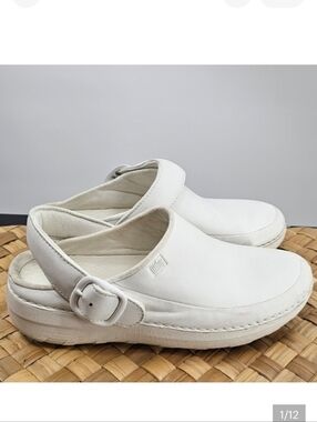 Fitflop White Clogs, Work, Nurse Comfort Shoe 8